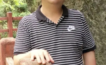 人物：风骨的回归-—画家祁自强的山水画艺术风格浅析