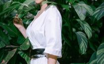 夏天穿白色连衣裙，来点陈紫函的妆，巨显气质！