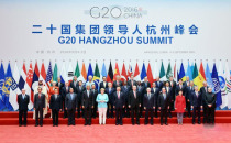 中国国家主席习近平迎接外方代表团团长并集体合影