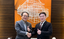 韩国张仁守议长亲切会见国际著名艺术大师王余根先生