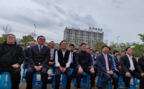 世界艺术家协会主席王余根博士举办中外名家联展