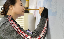 工笔重彩画家耿海玲：慢写春思入清澜