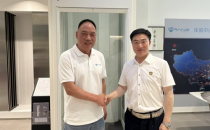 世界艺术家协会主席王余根受邀参观弗朗茨展厅