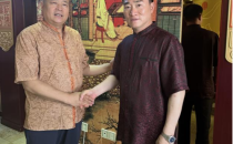 世界艺术家协会主席王余根与孔圣传人共探文化传承