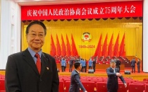 笔耕政文两辉煌：评李松晨的多重人生维度