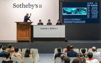 香港春拍当代艺术新纪录不断 古董拍卖却遇寒冬