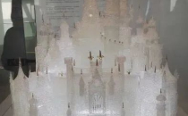 培养观众对历史和艺术的尊崇，解决文明观展难题