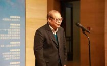 田学森用油画展现华山奇绝风姿受到业界广泛关注