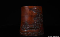 一个精致的竹雕笔筒鉴赏