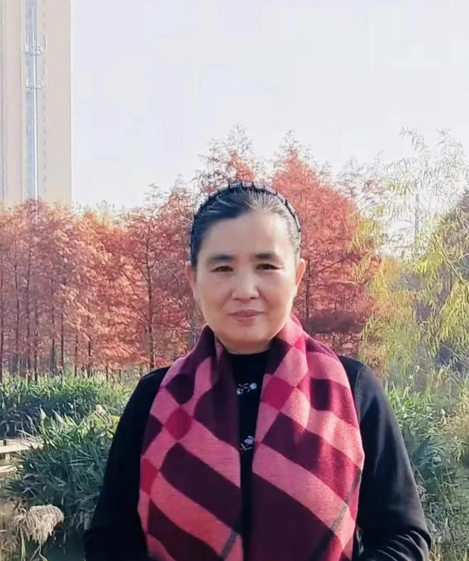 肖桂珍-中国美术家协会会员、北京巨匠丹青书画院院士