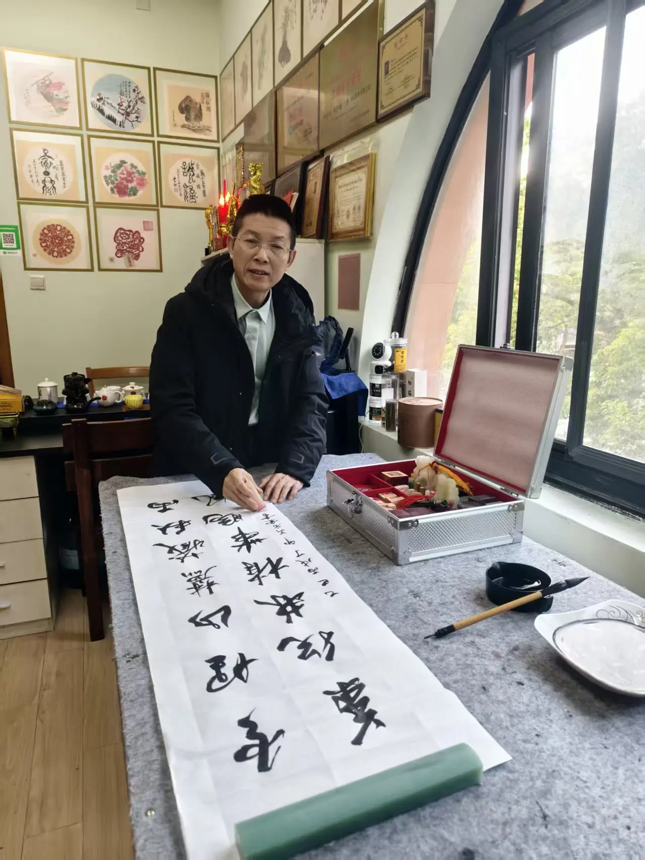 吴宏霖-资深国礼书画家、文旅部注册高级书法教师