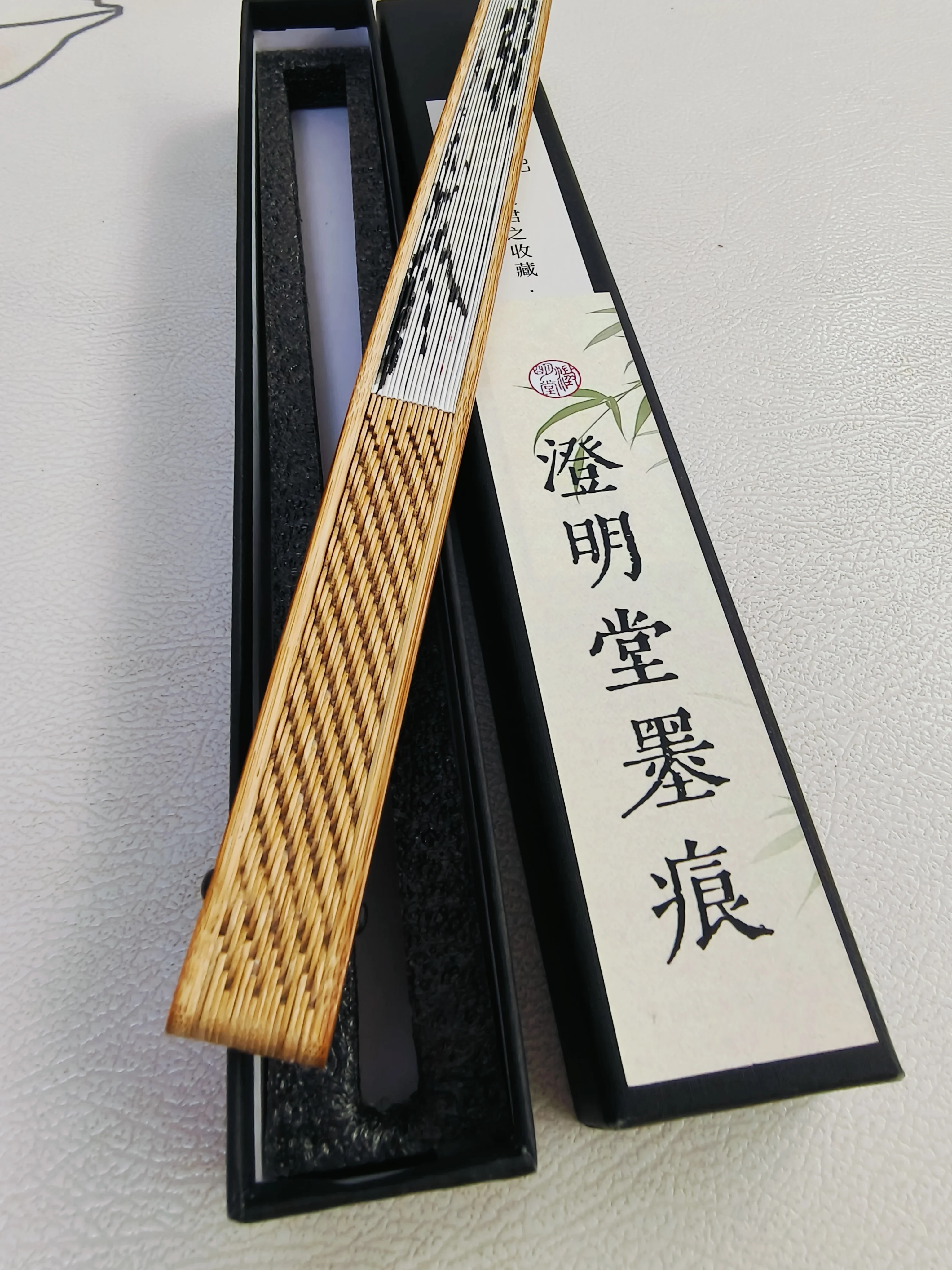 梁大方书法·手书折扇（苏工老玉竹）