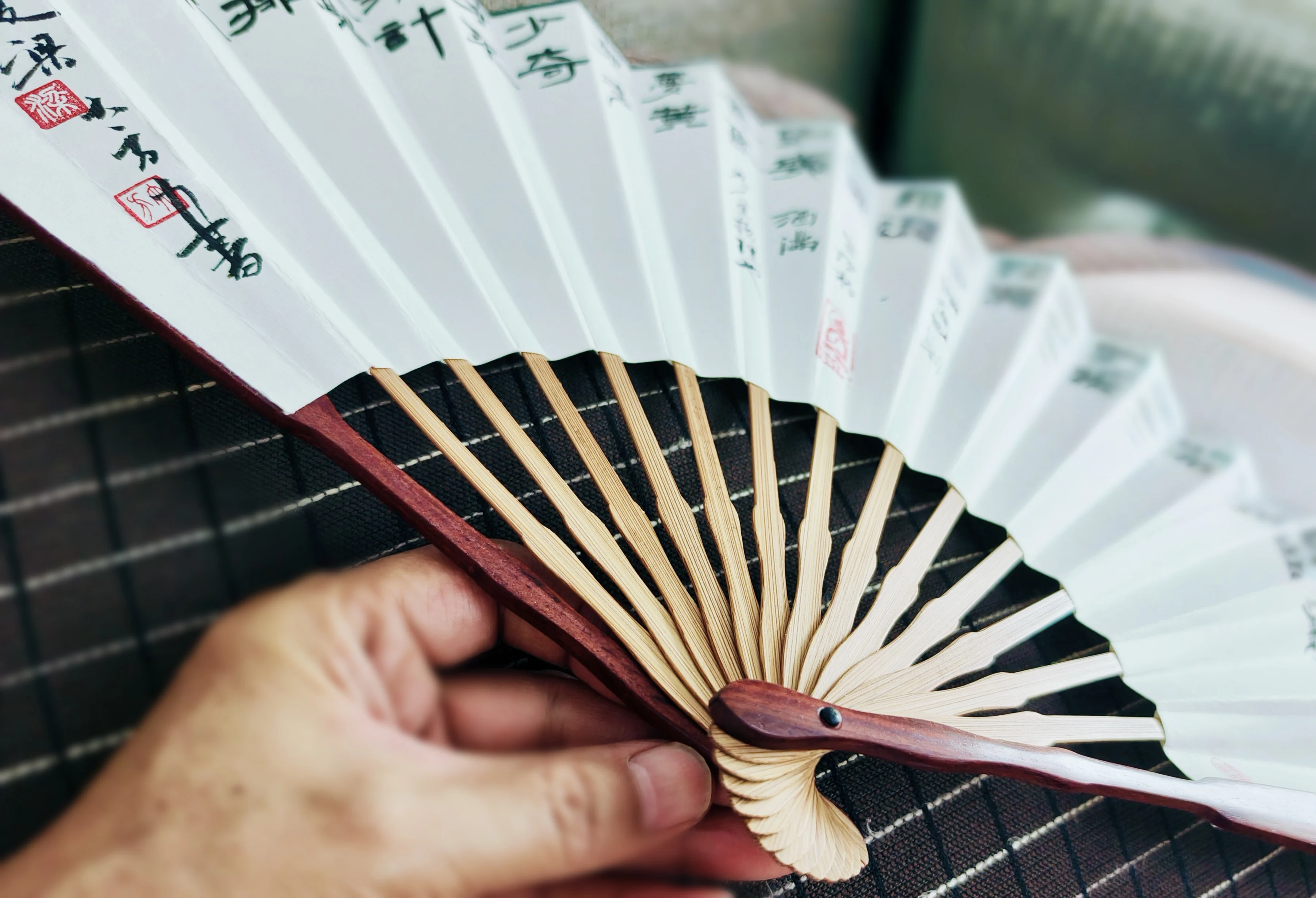 梁大方书法·【红木折扇】10寸